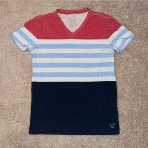 American Eagle vneck t-shirt